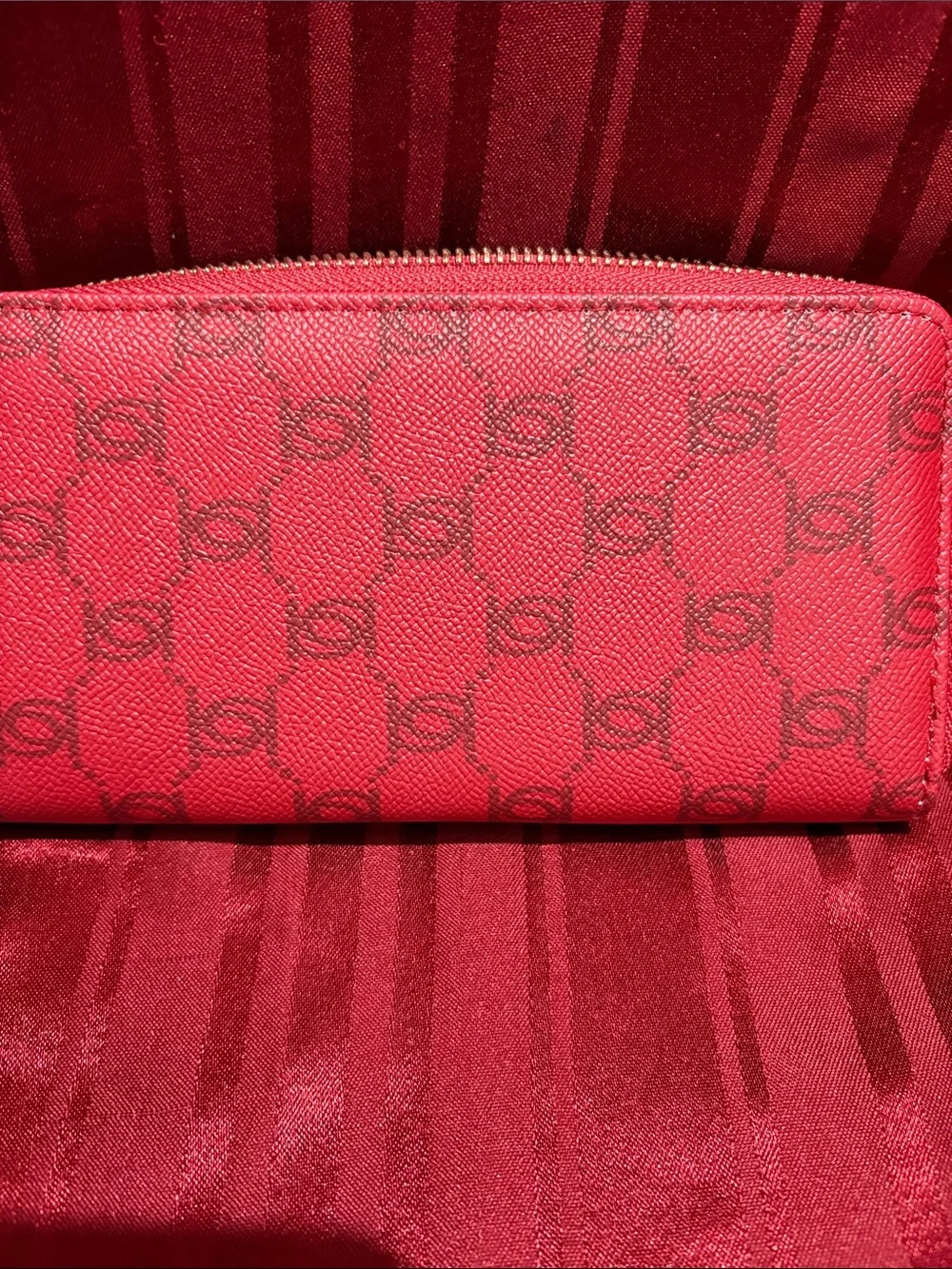 bebe Candy Apple Red Briella Wristlet, clutch,wallet